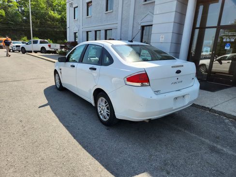 Used 2008 Ford Focus SE FWD image 3