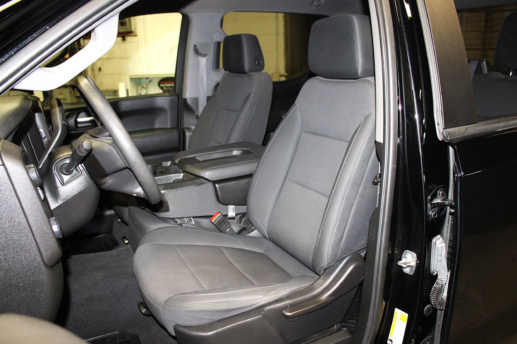Used 2020 Chevrolet Silverado 1500 Custom w/ Custom Value Package AWD/4WD image 24