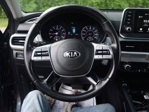 Used 2020 Kia Telluride S FWD image 4