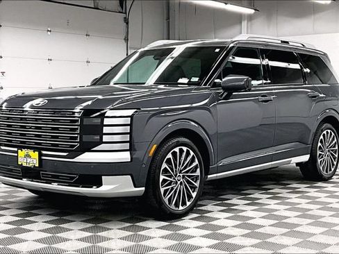 Used 2026 Hyundai Palisade Calligraphy FWD image 13