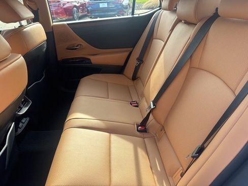 Certified 2025 Lexus ES 300h w/ Premium Package image 34