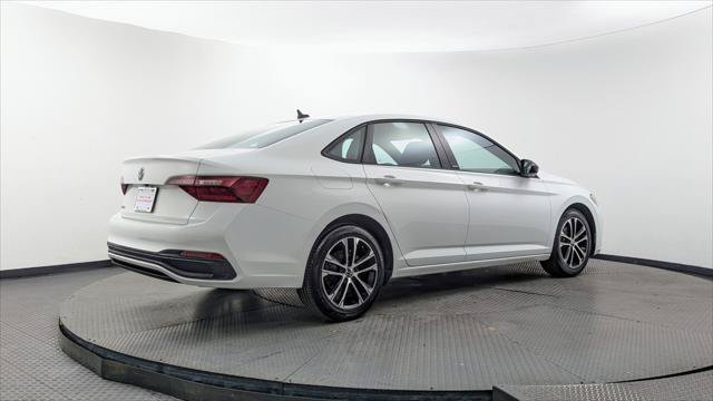 Used 2024 Volkswagen Jetta Sport FWD image 8