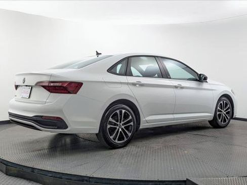 Used 2024 Volkswagen Jetta Sport FWD image 8