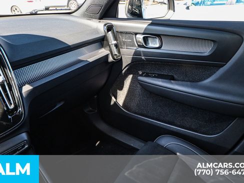 Used 2022 Volvo XC40 P8 Recharge Ultimate image 49