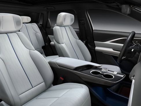 New 2025 Cadillac Lyriq Sport w/ LPO, Floor Liner Package image 30