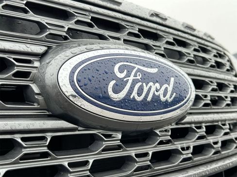 Used 2023 Ford Explorer XLT w/ Equipment Group 202A image 13