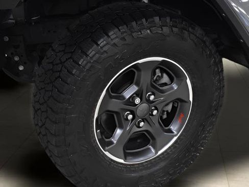 Used 2021 Jeep Gladiator Rubicon w/ Trailer Tow Package AWD/4WD image 29