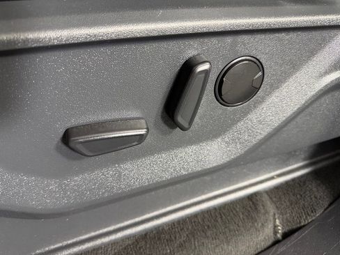 Used 2025 Ford Expedition Platinum w/ Driver's Package image 25