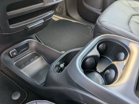 New 2026 Chrysler Pacifica Select w/ S Appearance Package FWD image 29