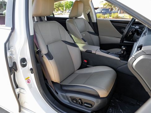 Used 2019 Lexus ES 350 image 39