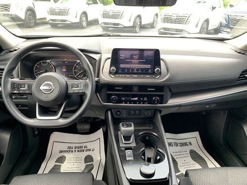Used 2024 Nissan Rogue SV AWD/4WD image 24