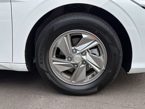 New 2026 Hyundai Elantra SE image 13