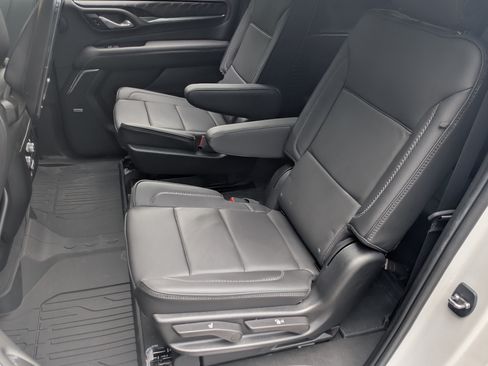 Used 2023 GMC Yukon XL Denali w/ Denali Reserve Package AWD/4WD image 18