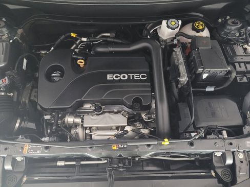 Used 2020 Chevrolet Equinox LT w/ LPO, Floor Liner Package image 30