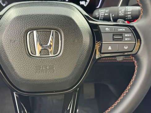 Used 2025 Honda Pilot Sport image 21