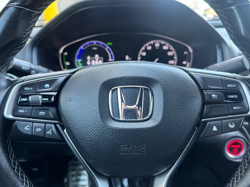 Used 2022 Honda Accord Sport image 11