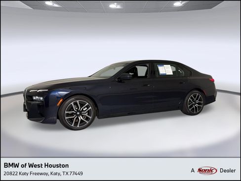 Used 2025 BMW 740i xDrive AWD/4WD image 1