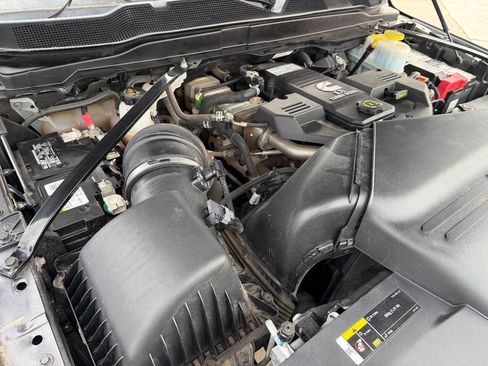 Used 2020 RAM 5500 Tradesman w/ Safety Group image 11