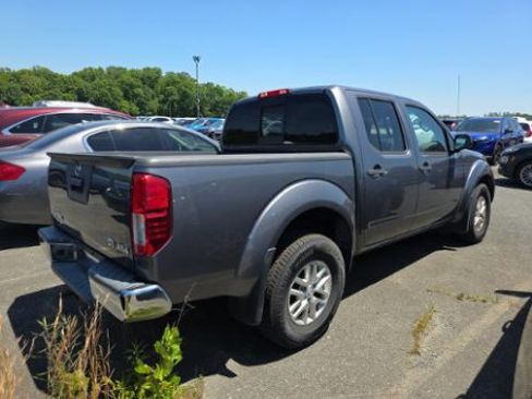 Used 2019 Nissan Frontier SV AWD/4WD image 3