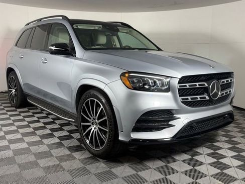 Used 2022 Mercedes-Benz GLS 450 4MATIC image 9