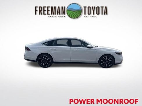Used 2025 Honda Accord Touring image 3