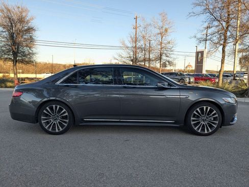 Used 2018 Lincoln Continental Reserve image 2