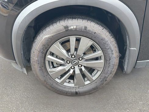 Used 2024 Nissan Pathfinder S image 39