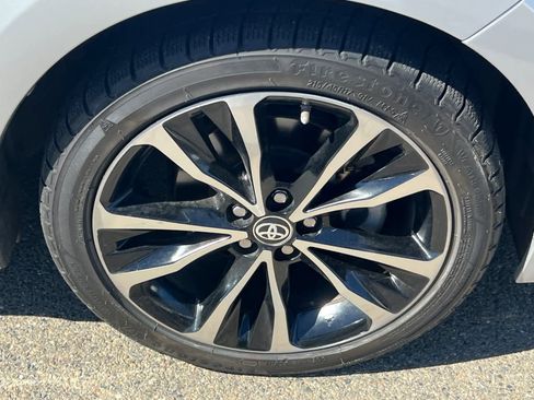 Used 2017 Toyota Corolla SE w/ SE Premium Package FWD image 15