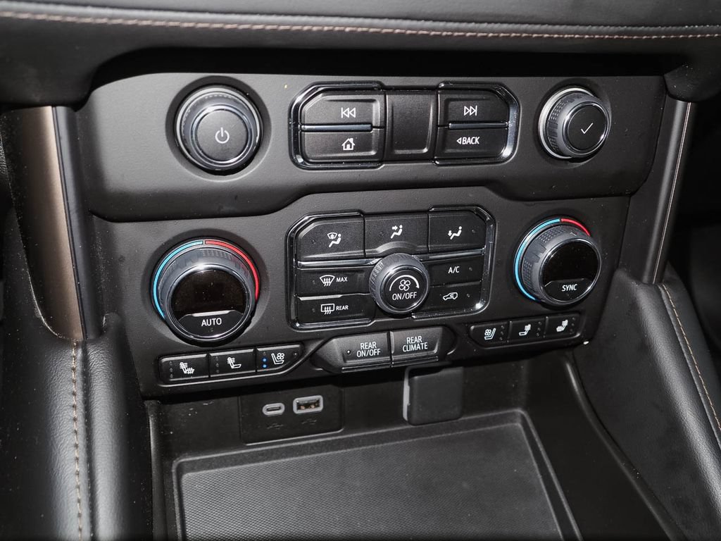 Certified 2024 Chevrolet Tahoe High Country AWD/4WD image 14