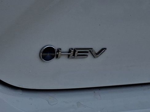 Used 2025 Toyota Camry LE image 34