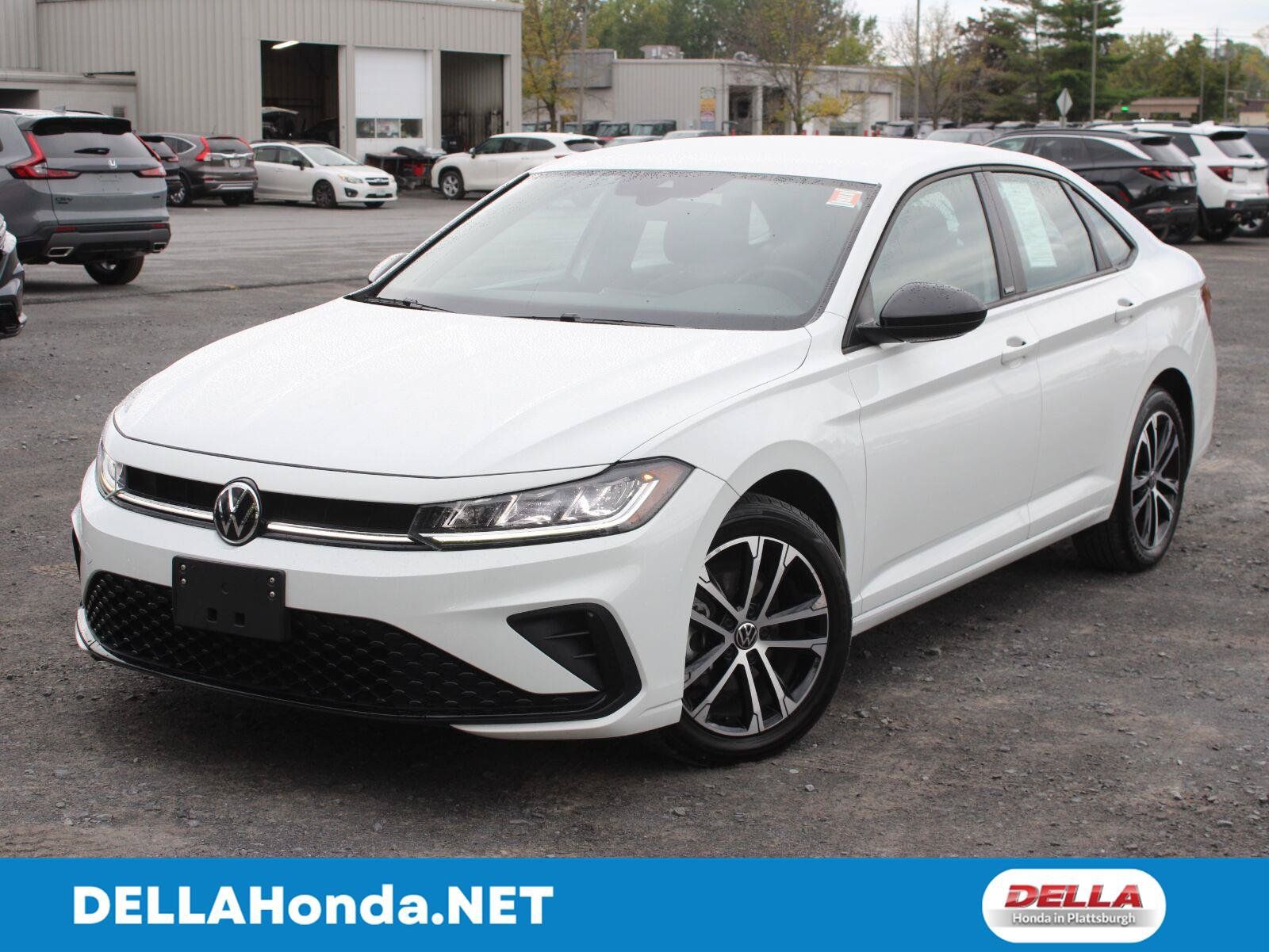 Used 2025 Volkswagen Jetta Sport FWD image 1
