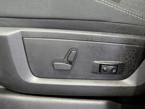 Used 2025 RAM 2500 Big Horn AWD/4WD image 17