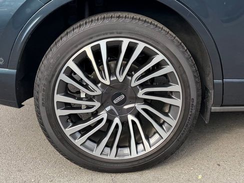 Used 2022 Lincoln Corsair Reserve w/ Equipment Group 201A image 14