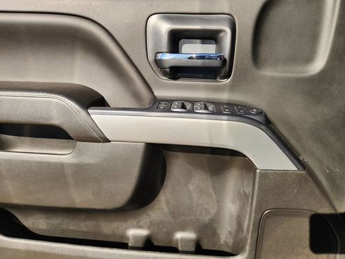 Used 2018 Chevrolet Silverado 1500 LT w/ Texas Edition image 21