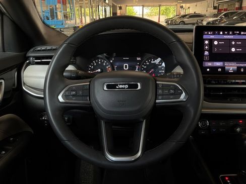 Used 2025 Jeep Compass Limited AWD/4WD image 34