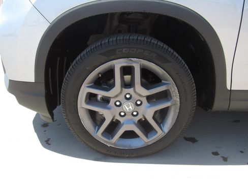 Certified 2023 Honda Passport EX-L image 4