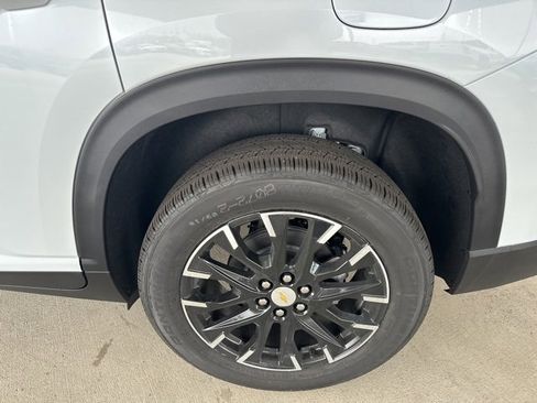 New 2026 Chevrolet Traverse LT w/ Sun and Wheel Package image 11
