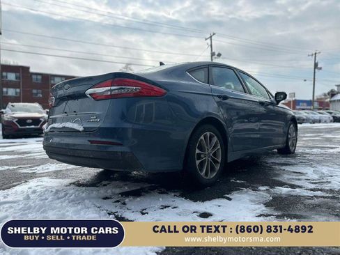 Used 2019 Ford Fusion SE image 5