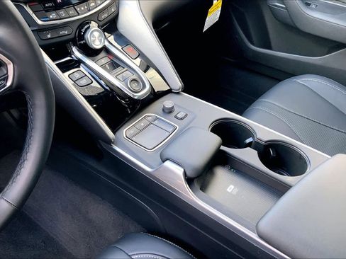 Certified 2025 Acura TLX w/ Technology Package image 15