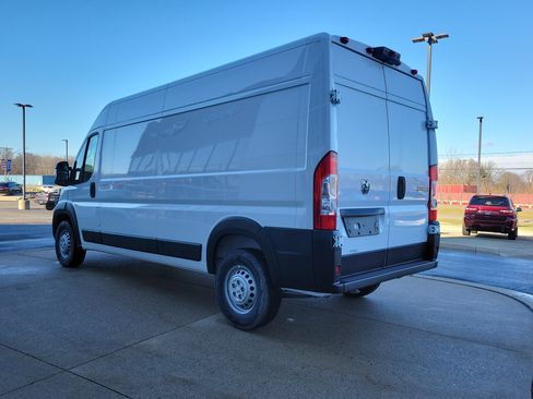 Used 2025 RAM ProMaster 2500 w/ Convenience Group image 3