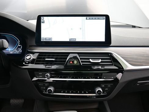 Used 2023 BMW 530e xDrive w/ Executive Package image 14