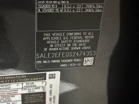 New 2025 Land Rover Defender 110 X-Dynamic SE image 30