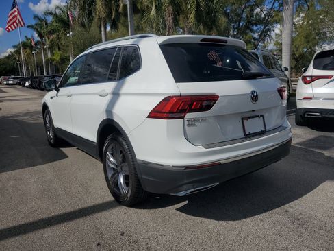 Used 2018 Volkswagen Tiguan SEL Premium image 4
