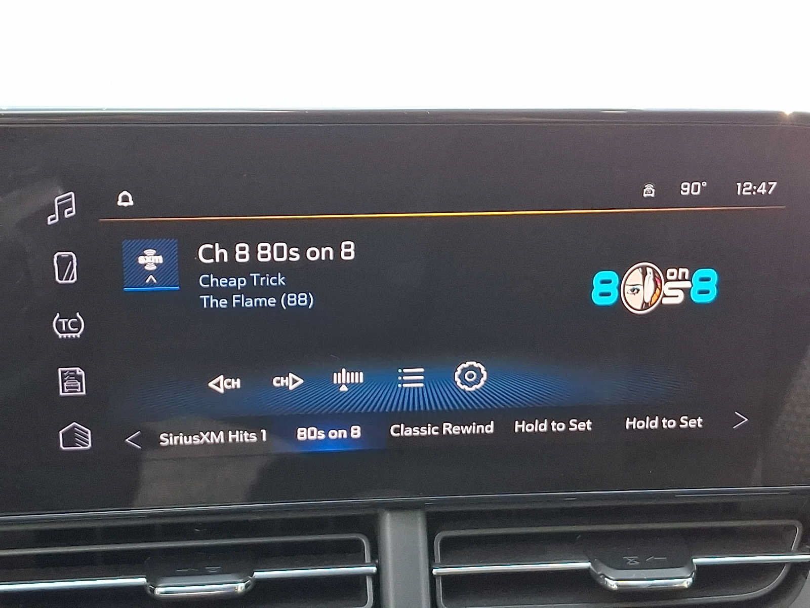 Used 2025 Chevrolet Trax LT FWD image 16