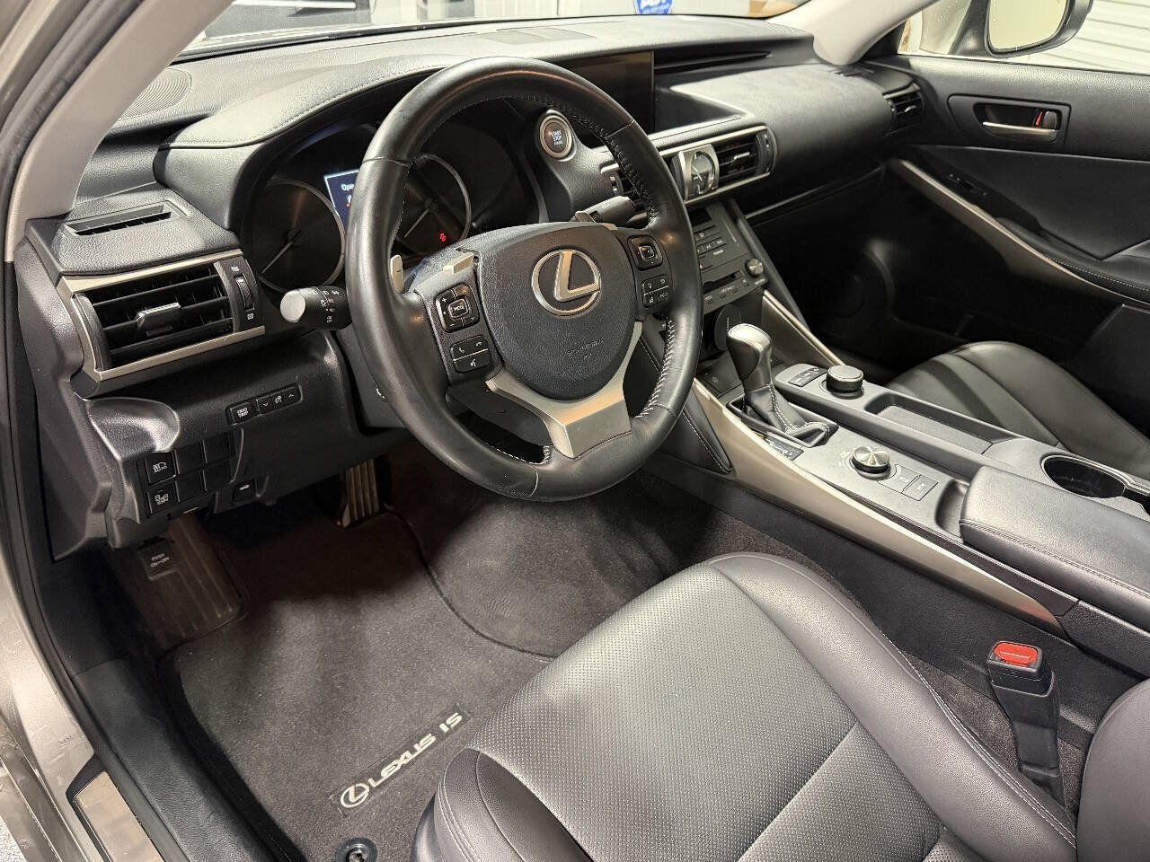Used 2019 Lexus IS 300 AWD w/ Premium Package image 11