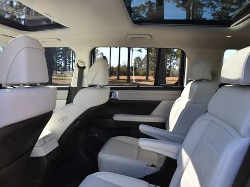 Used 2024 Hyundai Santa Fe Calligraphy image 22