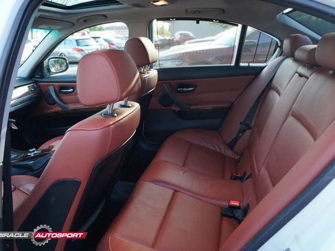Used 2011 BMW 335i xDrive Sedan AWD/4WD image 23