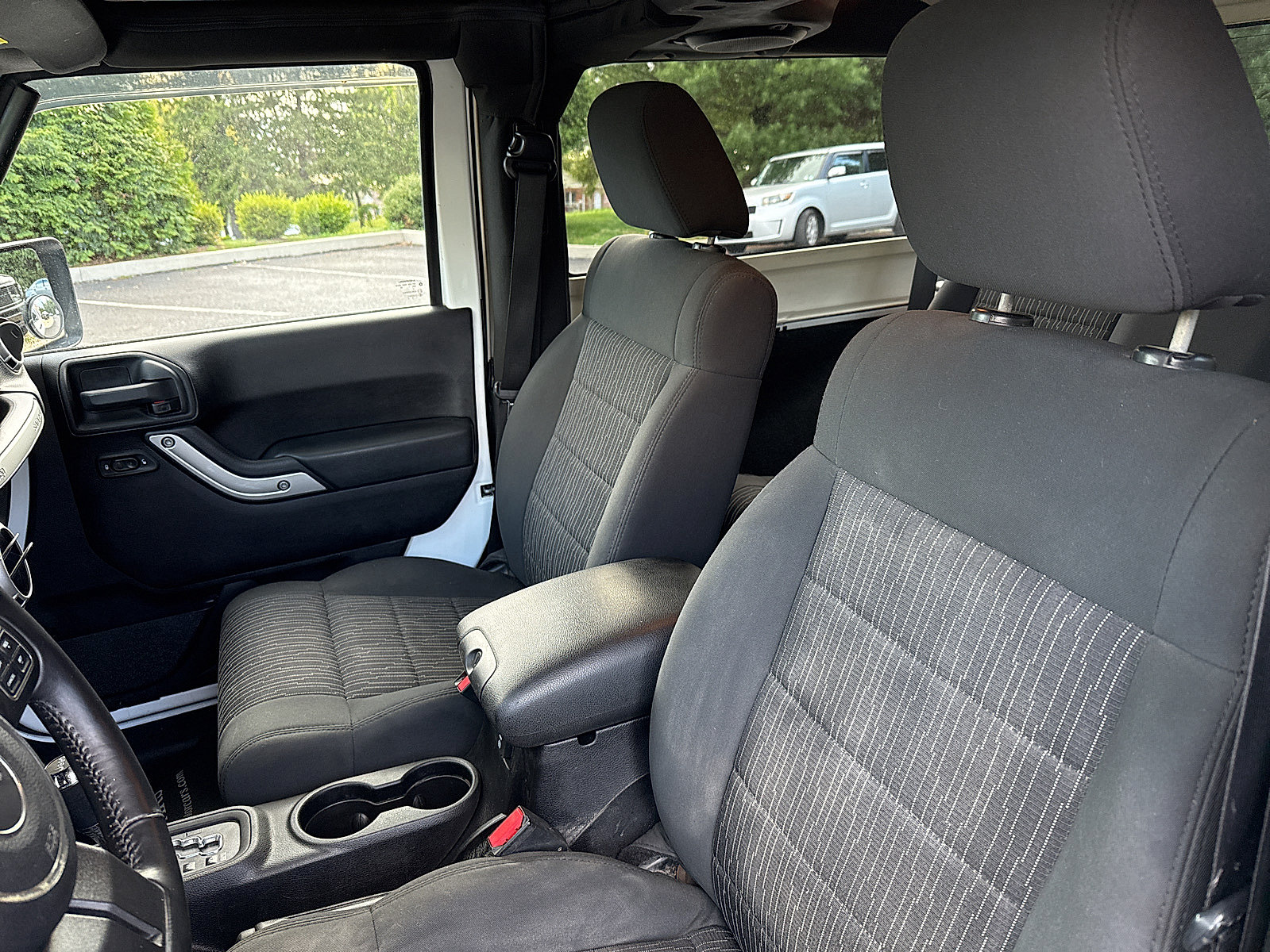 Used 2012 Jeep Wrangler Sahara AWD/4WD image 26