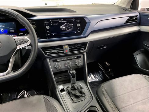 Used 2022 Volkswagen Taos SE image 9