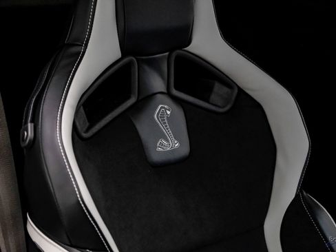 Used 2022 Ford Mustang Shelby GT500 w/ Carbon Fiber Track Pack image 44